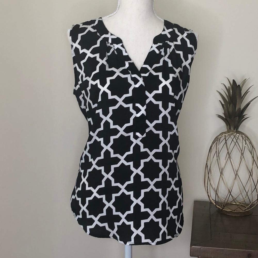 Hanna & Gracie black /white print sleeveless top L